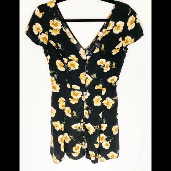 Forever 21 Pants - ❤️ 3/20 Forever 21 Floral Boho Romper S